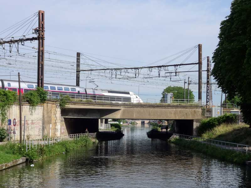 TGV Dijon Canal de Bourgogne