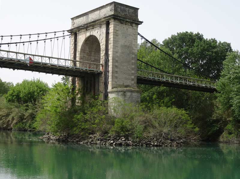 Pont suspendu de Fourques