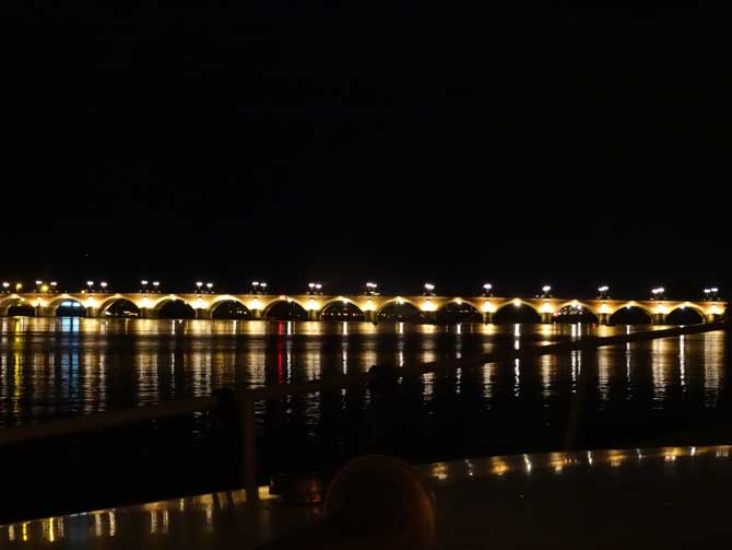 Pont de Pierre de nuit Bordeaux