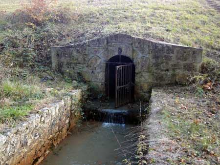 Vanne de fond étang de La Cahauderie