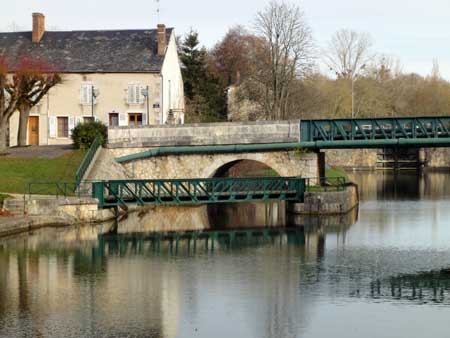 Port d'Ouzouer sur Trézée