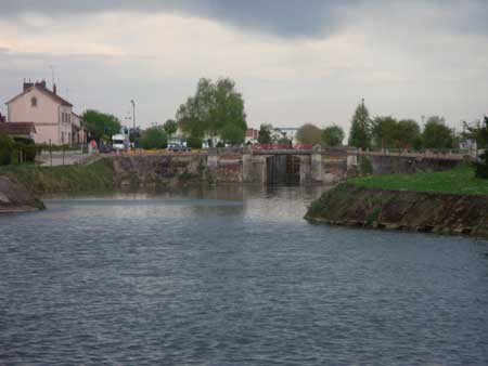 Entrée du Canal de Bourgogne