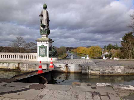 Pont canal en chomage