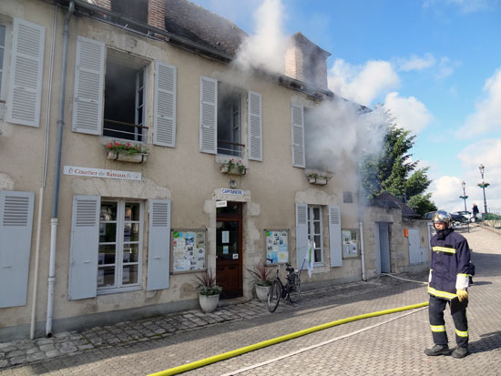 La capitainerie en feu