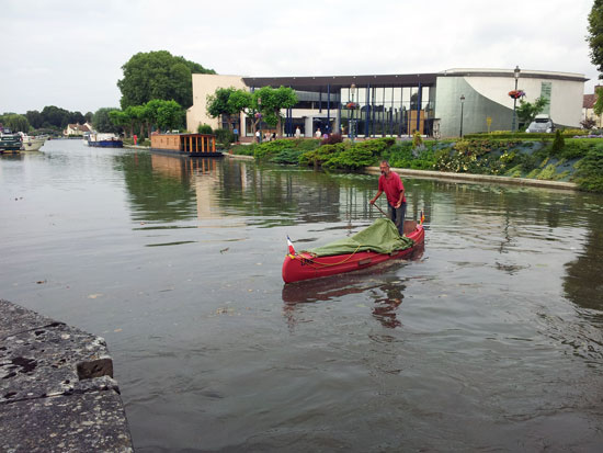 Canoé au port de Briare