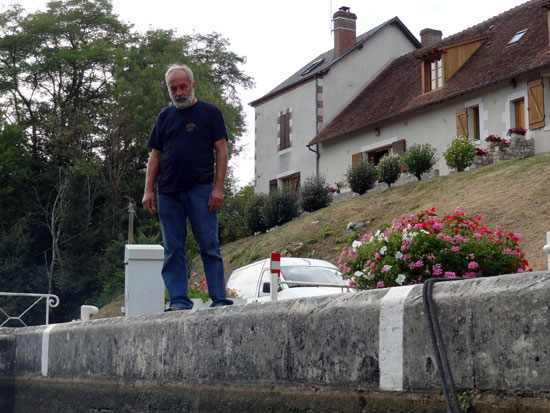 Alain de chez Charmes Nautiques