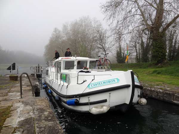 Pénichette au port de Castets en Dorthe