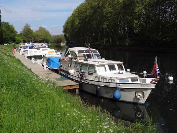 Amarrage au vert au port de Castets