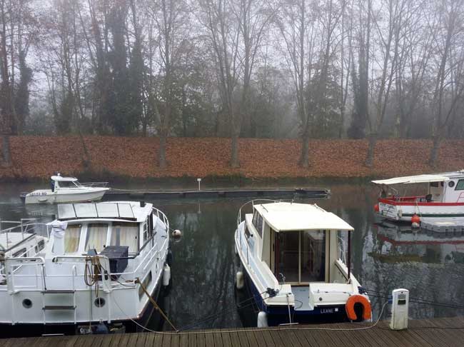 Ponton d'attente en Garonne