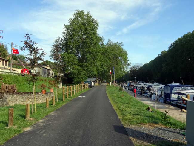 Lumi&egrave;re sur le port de Castets