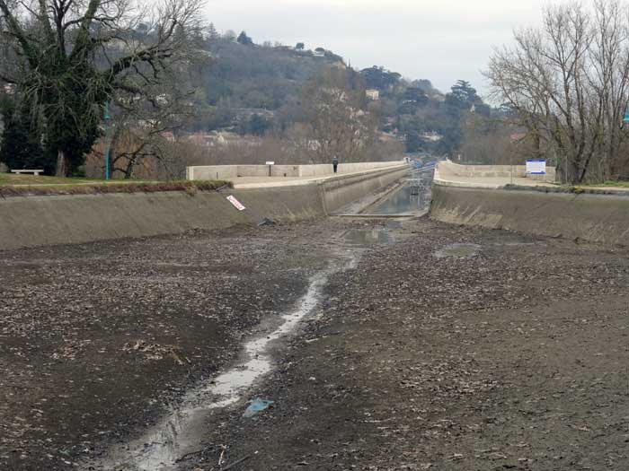 Bief d'Agen - Vue sur le pont-canal