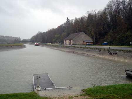 Port de Chatillon sur Loire en chômage