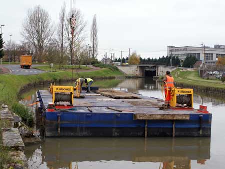 Barge de chantier