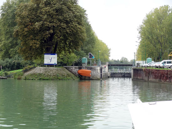 Ecluse de Vaires-sur-Marne