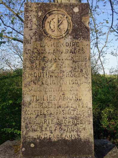 Stèle sur le canal