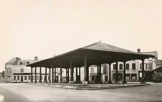 Halle Saint Pierre - Chateauneuf-sur-Loire