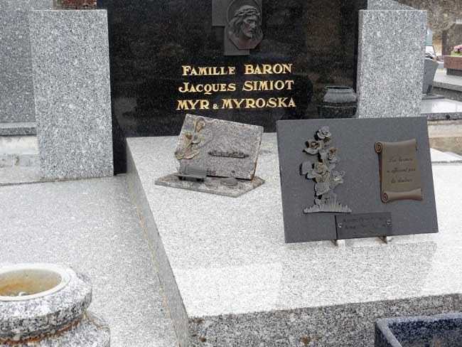 Tombe de Myr & Myroska