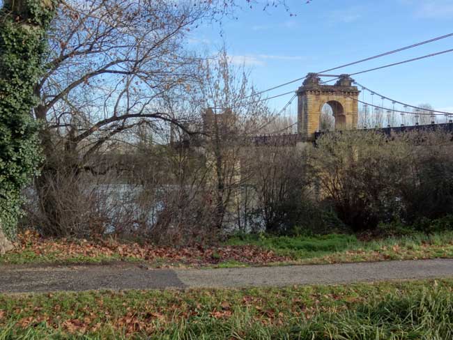 Pont suspendu de Meilhan-sur-Garonne