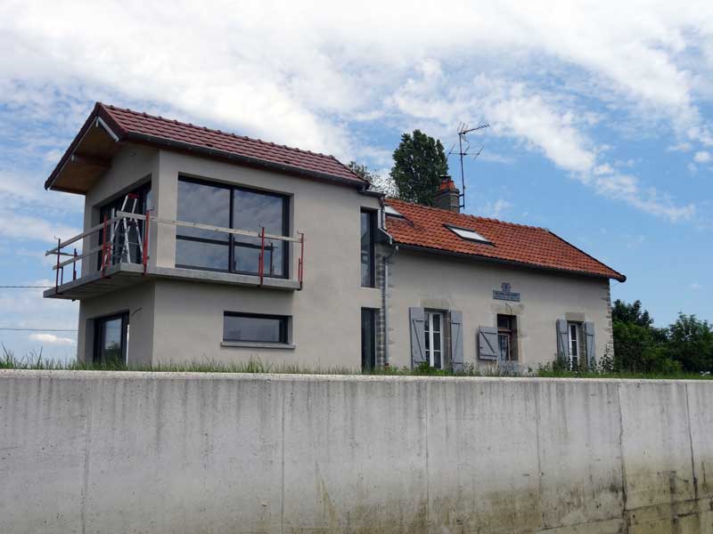 Maison éclusiere canal de Bourgogne