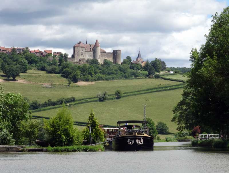 Vandenesse Au pied de Chateauneuf en Auxois