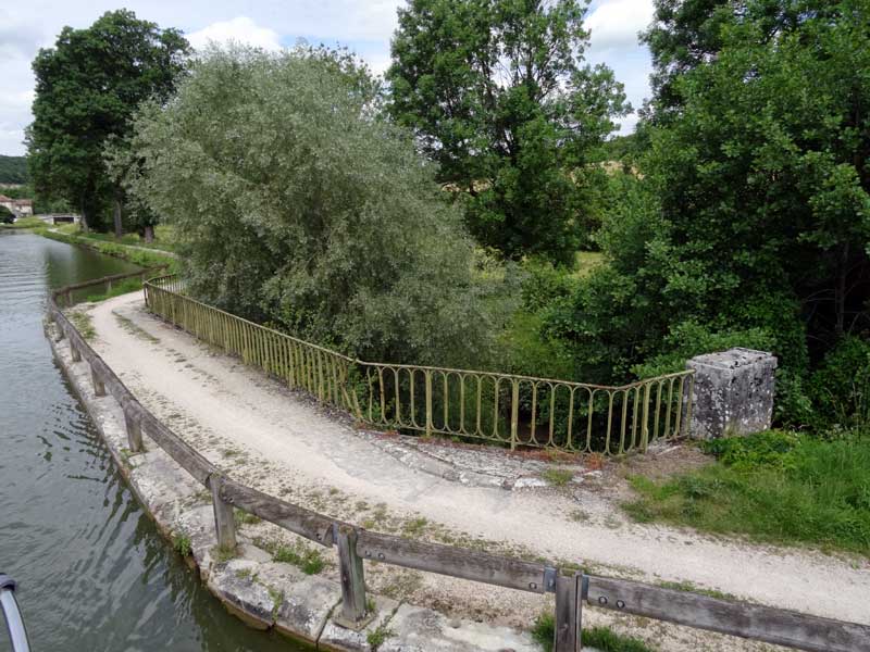 Pont canal de pont sur Ouche