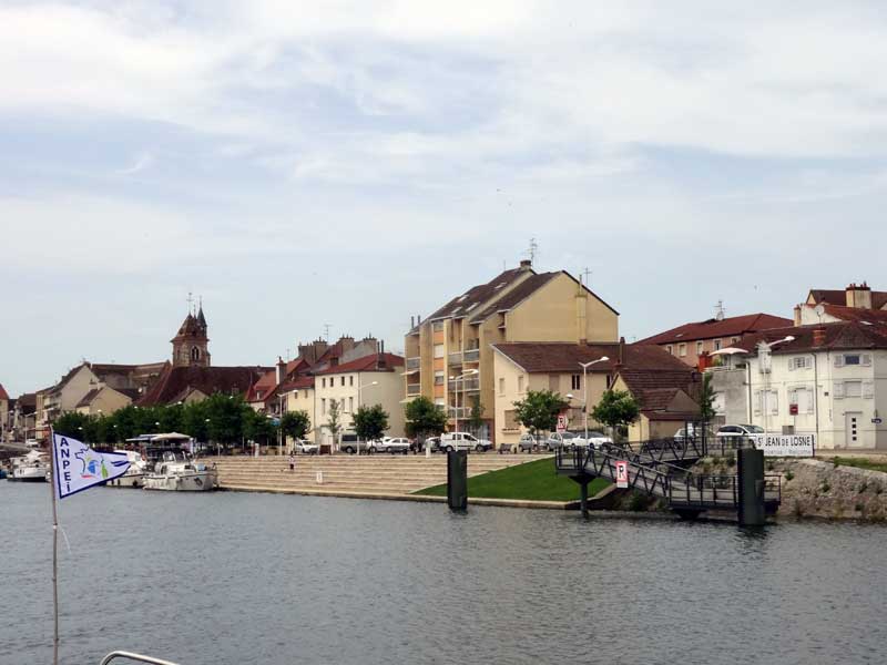 Saint Jean de Losne depuis la Saône