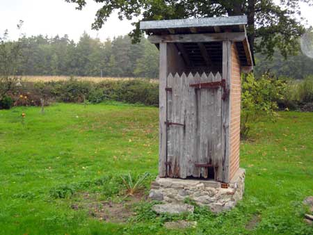 WC au fond du jardin