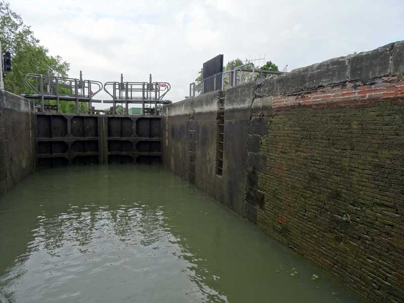 Premiere ecluse canal latéral à la garonne