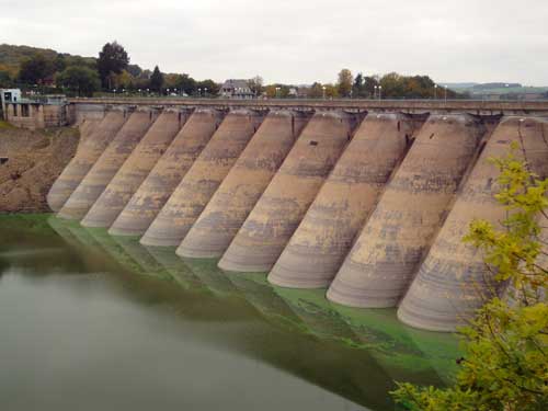 Barrage de Pannecière