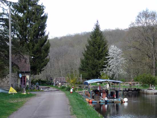 Canal du Nivernais écluse 6