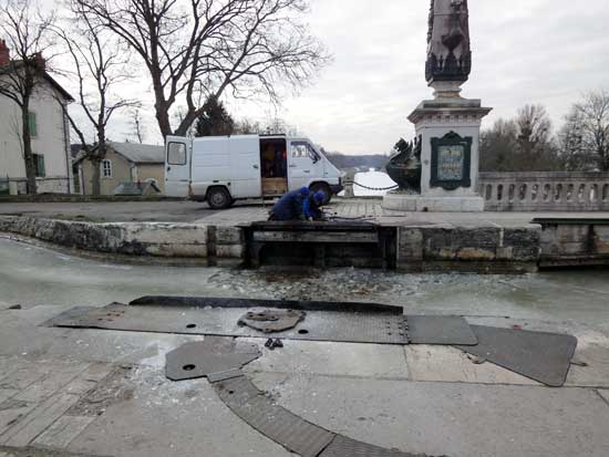 Vidange pont canal de Briare